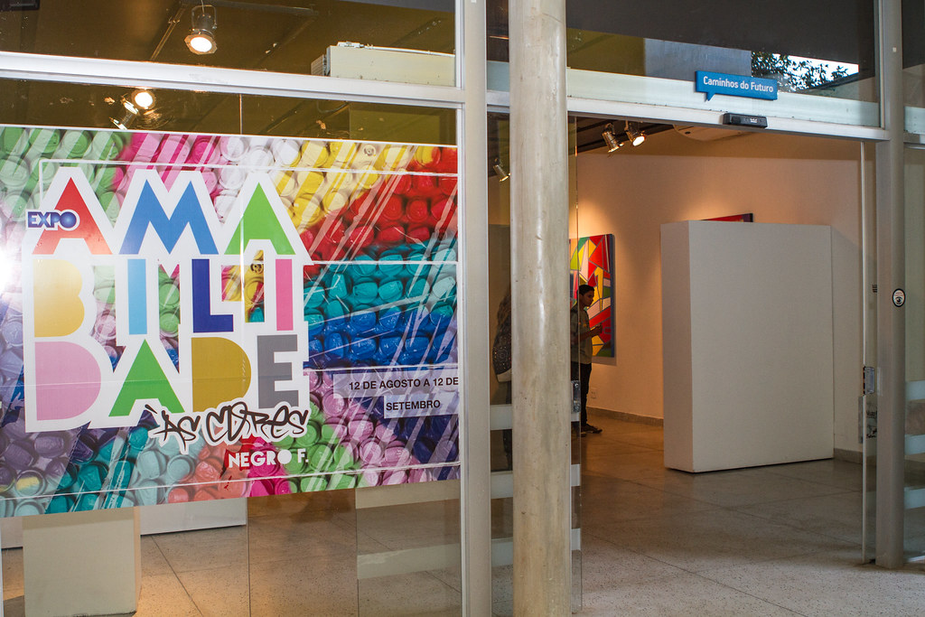 Expo Amabilidade às Cores — mural por Negro F. em Edição 2015 no PLUGMINAS
